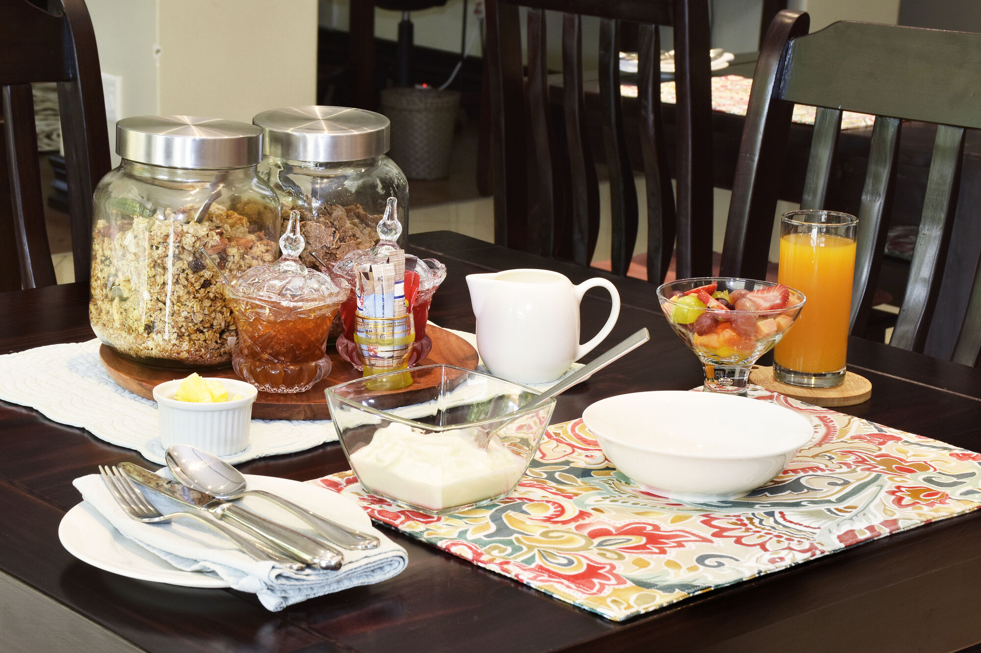 Sandown Guest House breakfast nook second view