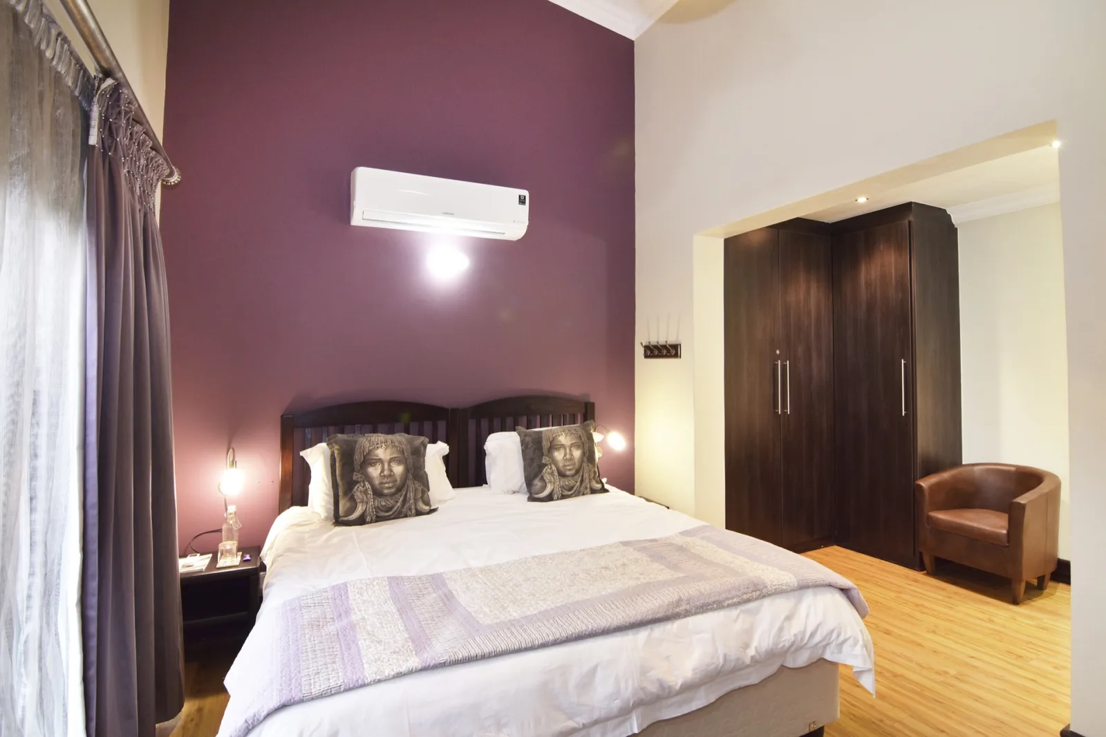 African Element Room - Superior King with private balcony, 1st floor