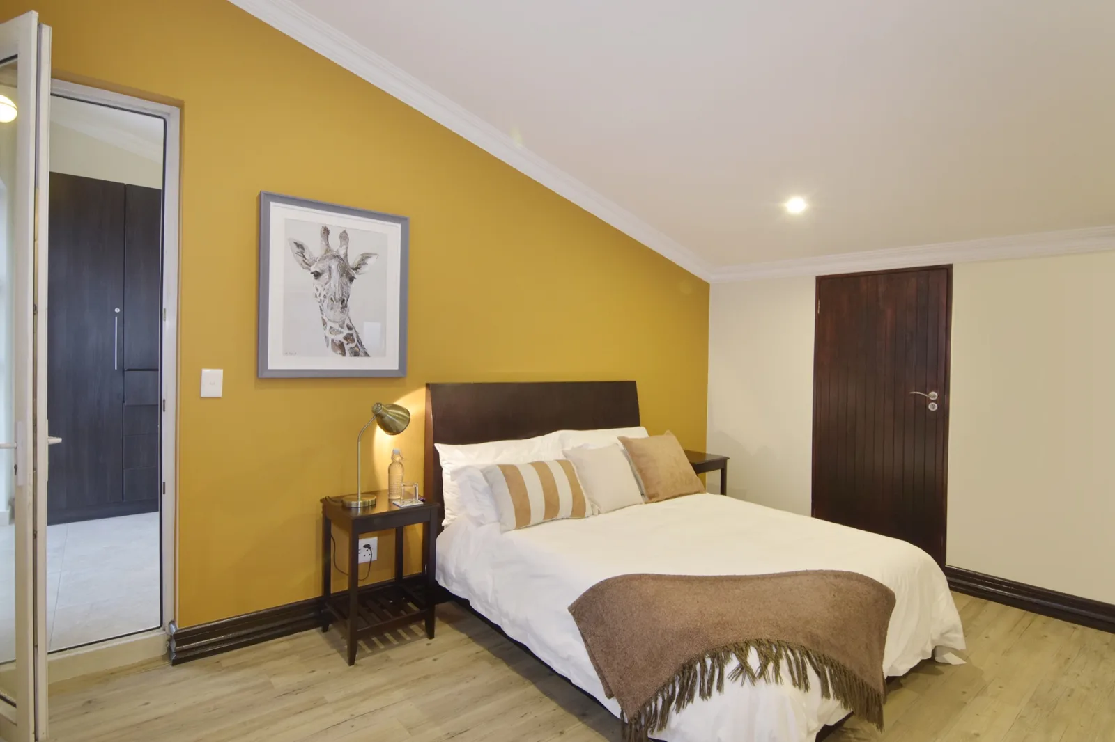 Giraffe Room view 2